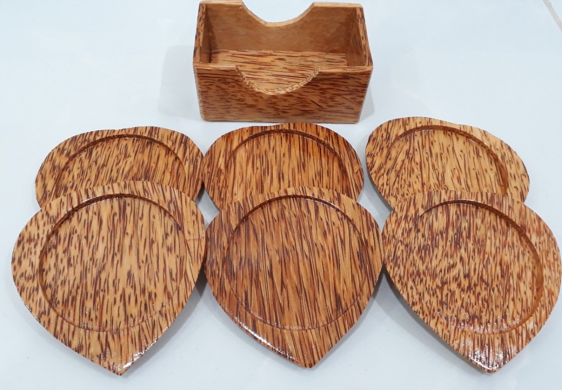 Bộ đế lót ly hình trái tim gỗ dừa mỹ nghệ