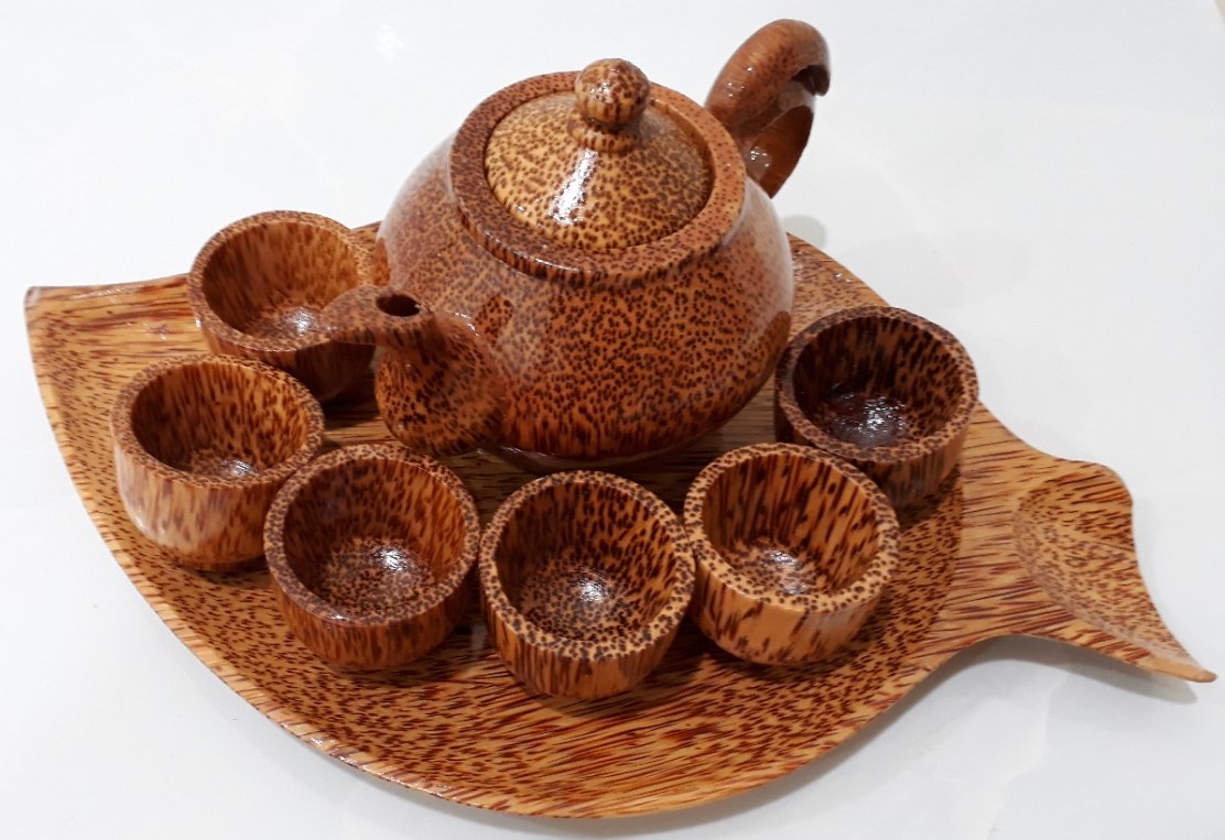 Bộ bình trà chiếc lá gỗ dừa mỹ nghệ 