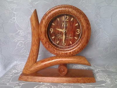 Đồng Hồ Chữ V Gỗ Dừa Mỹ nghệ